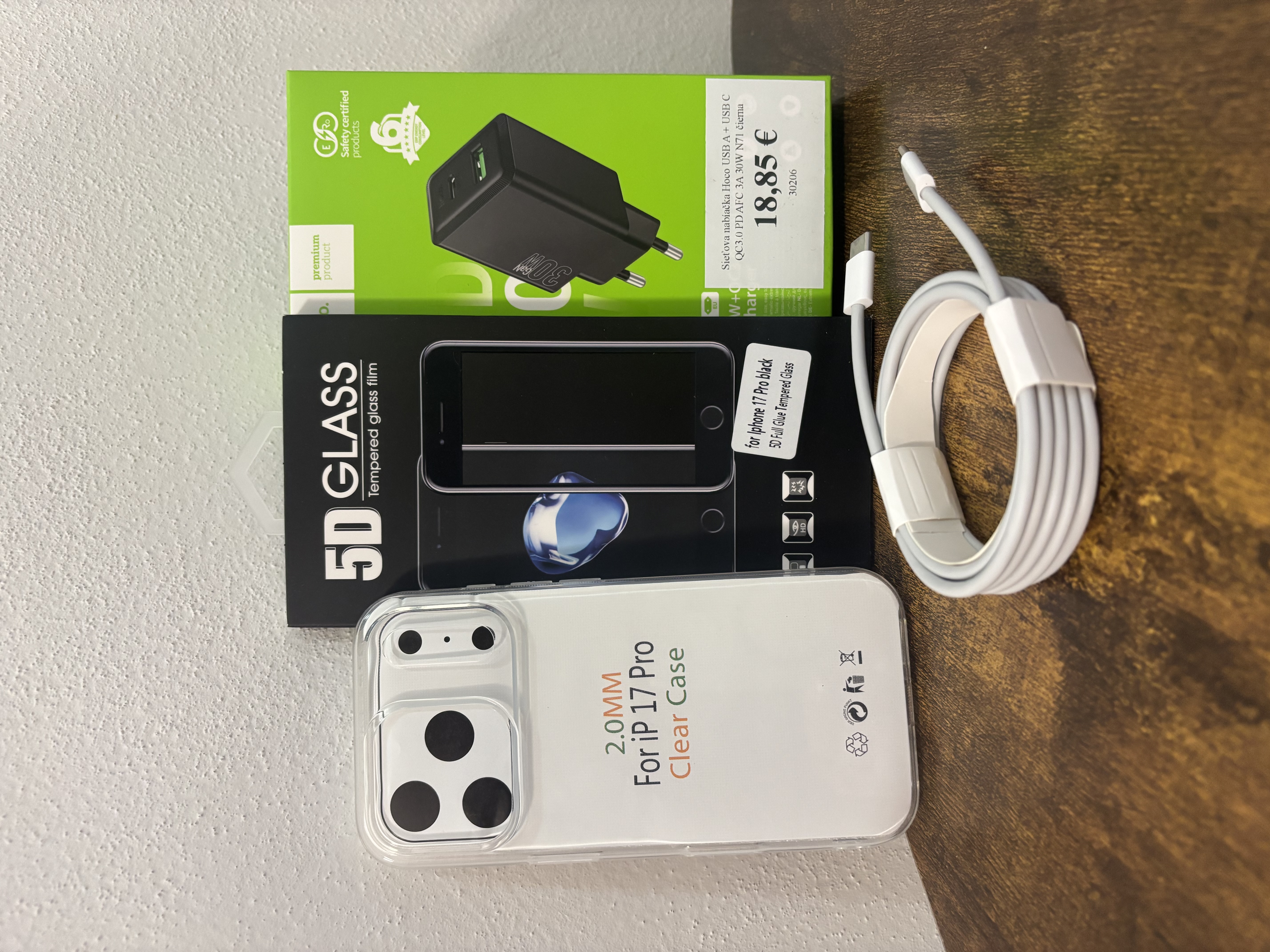 Štartovací balíček pre iPhone 17 Pro: 30W Rýchlonabíjačka + 2m Kábel + Priehľadný obal + Sklo
