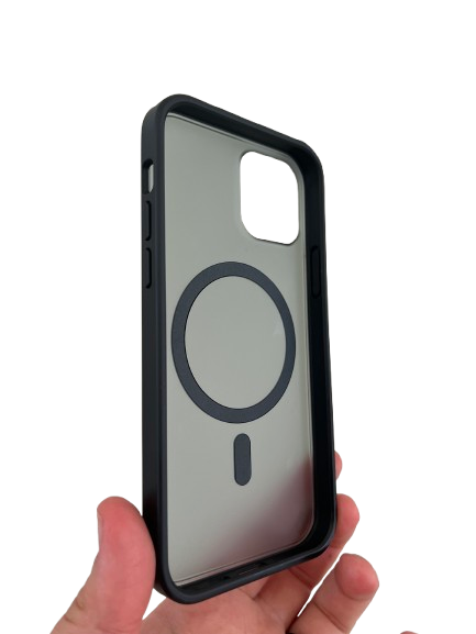 iPhone 12 / 12 Pro zadné púzdro MagSafe polopriehľadné čierne