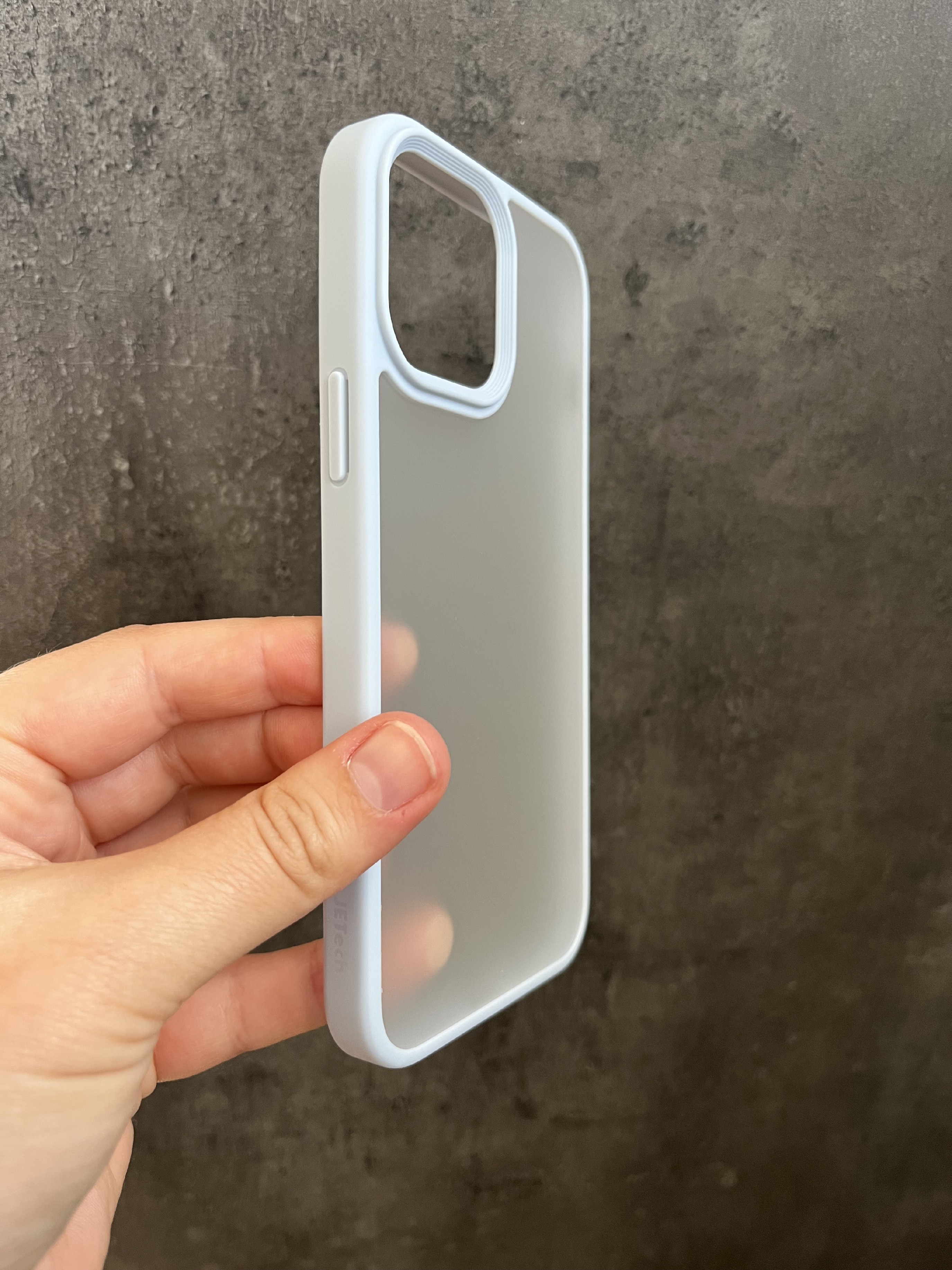 iPhone 13 Pro Max polopriehľadné zadné púzdro s modrým lemom