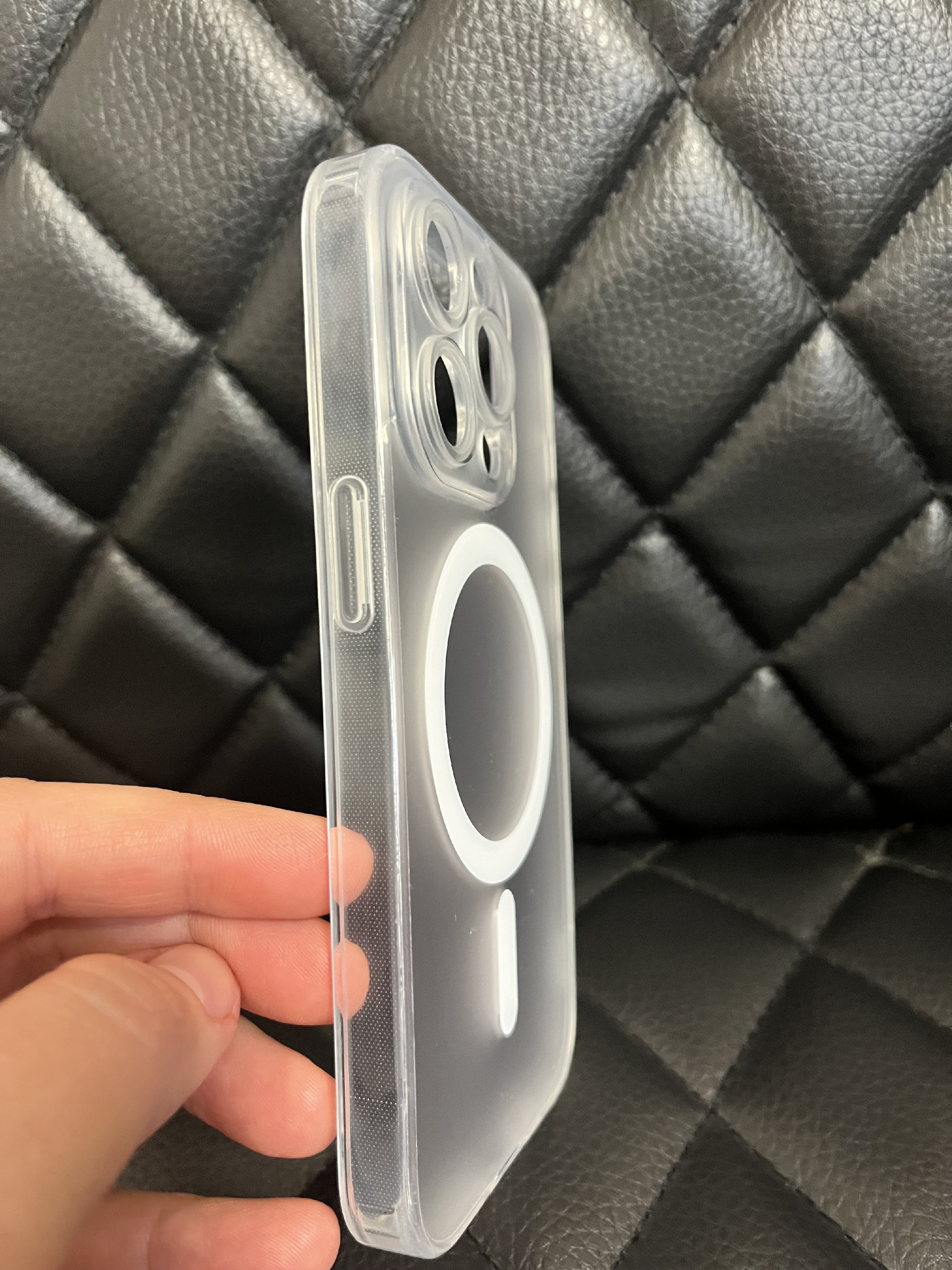 iPhone 14 Pro kryt Frozen MagSafe polopriehľadný