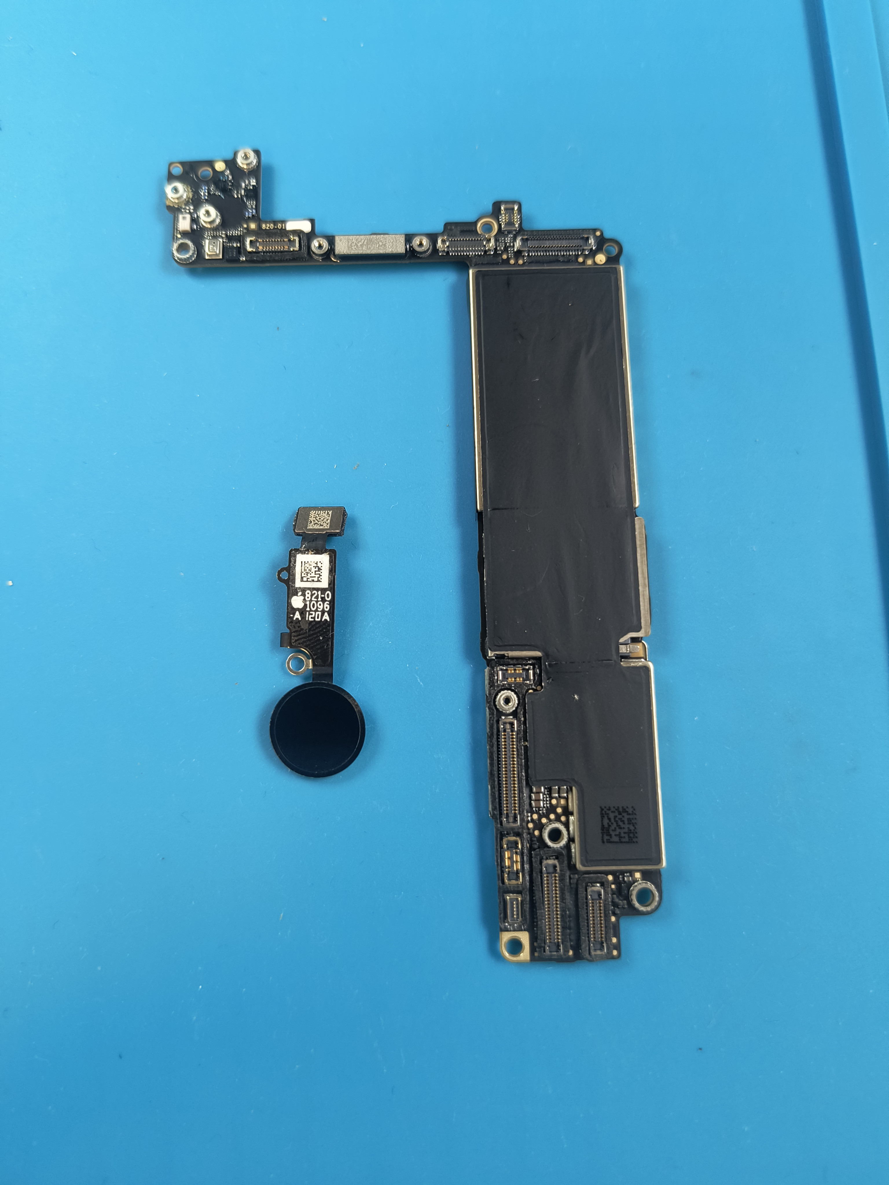 iPhone SE 2020 Základná doska a touch ID